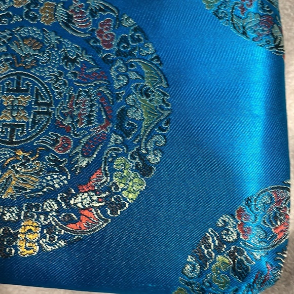 Asian embroidery style handbag GUC - Picture 3 of 6